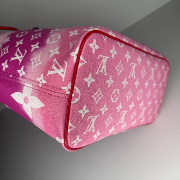 Louis Vuitton Neverfull Limited Edition Escale MM Tote W/ Pouchette - Picture 6 of 16